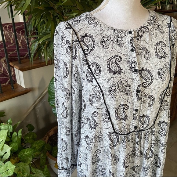 LOFT Peasant Style Paisley Print Dress Size L White w Black Design Oversized - Picture 10 of 11